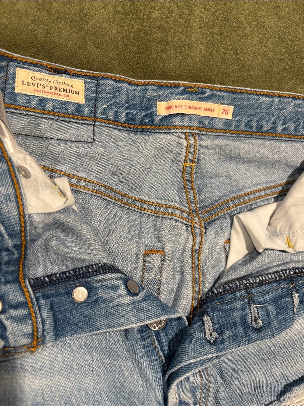 levi’s ribcage straight ankle distressed light blue women’s jeans